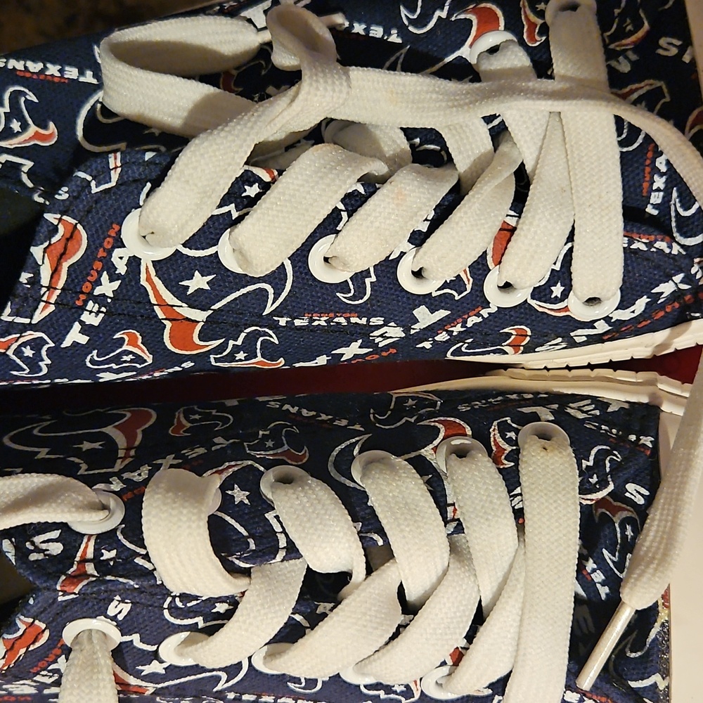 Low Top Sneakers